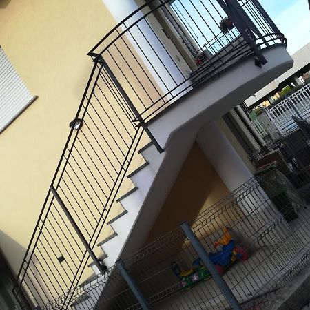 Yellow House Cir 12040 卡萨诺玛纳格 外观 照片